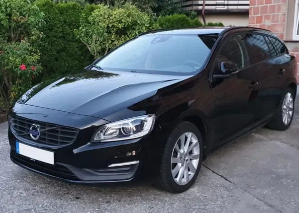 małopolskie Volvo V60 cena 35900 przebieg: 299000, rok produkcji 2016 z Bochnia